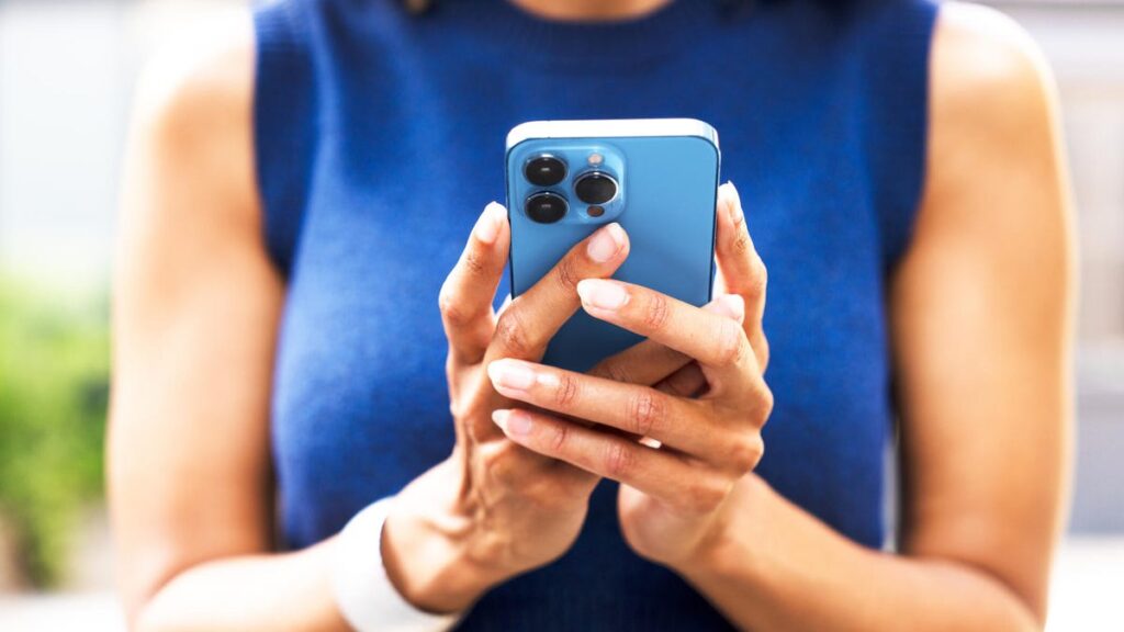 Home for the Holidays? Use This iOS 26 Feature to Make Dinner Plans With Friends