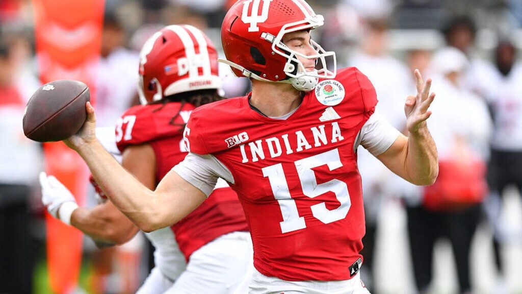 How to Watch Indiana vs. Oregon: Start Time, TV Channel for Peach Bowl CFP Semifinal