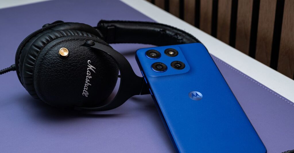 The Best Phones With an Actual Headphone Jack