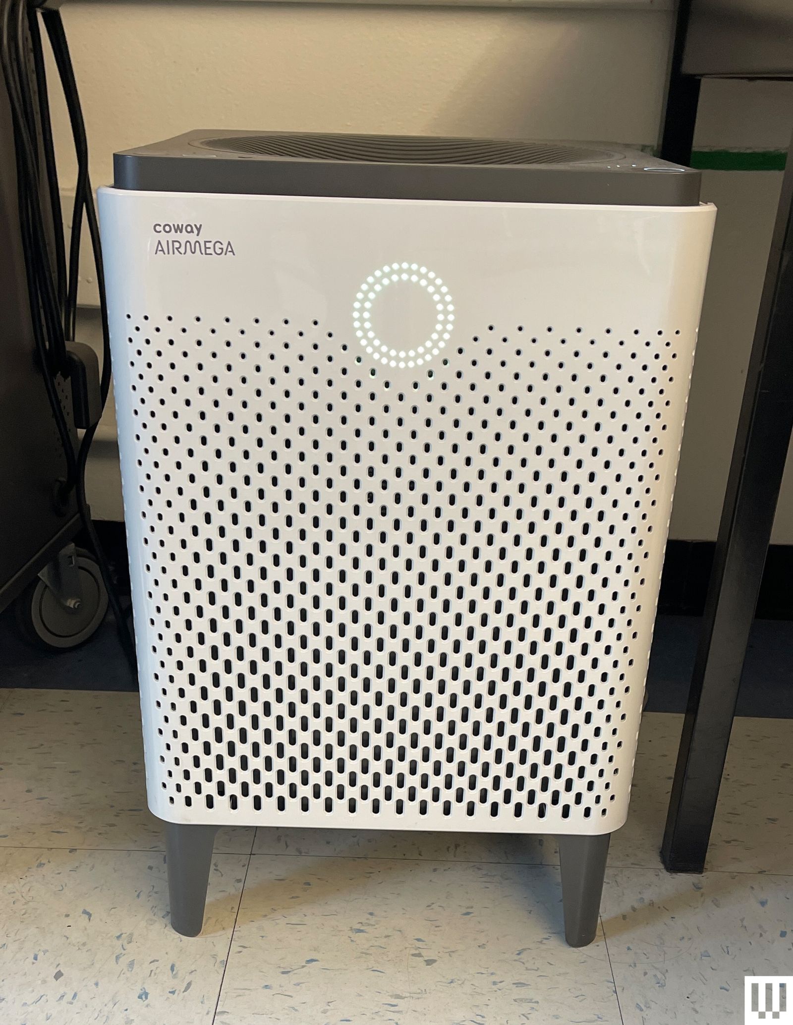 Coway Airmega 400S a white rectangular device in front of a white wall