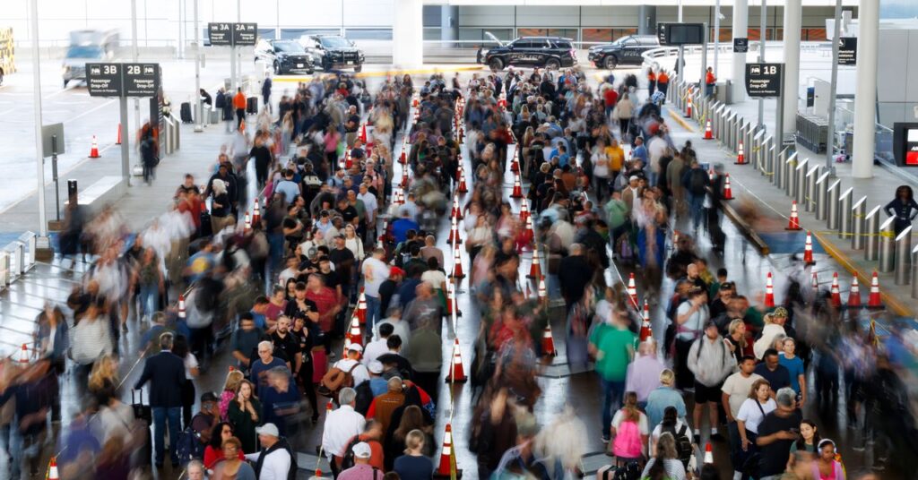 10 Things You Can Do While Waiting in the TSA Line