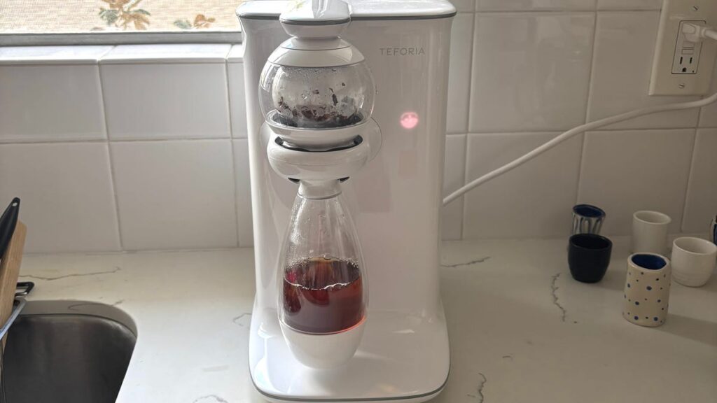 A $500 Smart Tea Maker or $9 Tea Infuser? Based on Testing, I Have an Answer