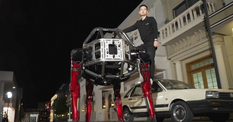 The Unitree GD01 Is a Giant Mecha Robot You Can Actually Buy