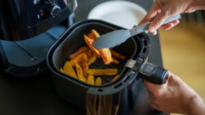 4 Kitchen Tools That May Be Adding Microplastics to Every Meal You Cook