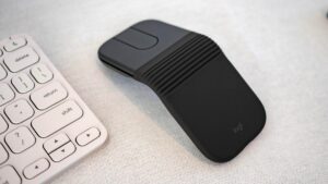 My Eyes Love Logitech’s New Mobi Fold Mouse, My Hand a Little Less So