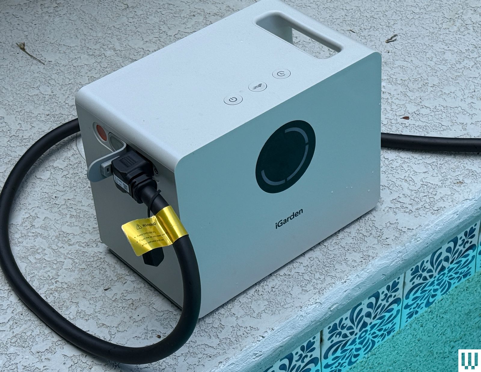 Image may contain Adapter and Electronics